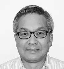 Le professeur à l'université Harvard Lee-Jen Wei (en)).