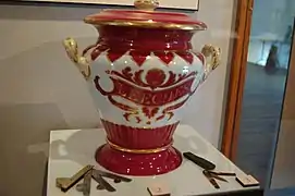 Vase à sangsues (début du XIXe&nbsp;siècle ; Fort York Museum à Toronto)