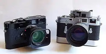 L'évolution du design de la marque, MP de 2003 et M3 de 1954.