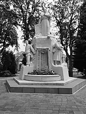 Le monument aux morts.