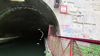 Le souterrain du Troquoy ; on aperçoit son extrémité à 1&nbsp;086&nbsp;m du côté de Lehaucourt.