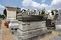 Sarcophage de Gustave Lhopiteau et de son épouse, née Petit-Mangin.