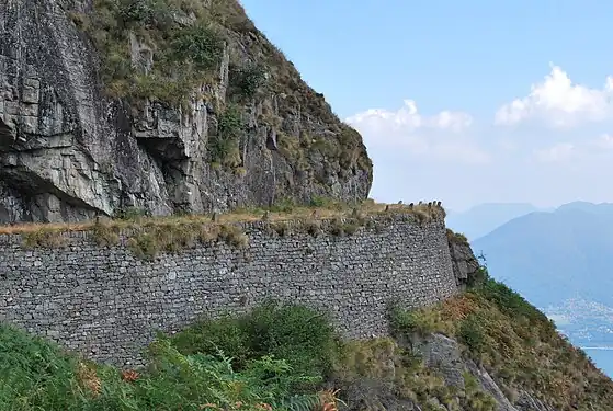 La ligne sur le Monte Morissolo.
