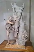 L'écorcheur rustique, marbre, œuvre romaine d'époque impériale (Ier et IIe&nbsp;siècles), copie restaurée d'un original hellénistique, musée du Louvre.