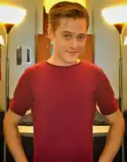 Lucas Grabeel interprète Ryan.