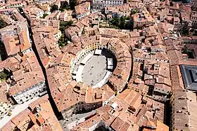 Image illustrative de l’article Place de l'Amphithéâtre (Lucques)