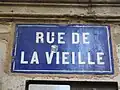 Voir la plaque.