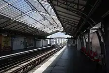 Quais et verrière.