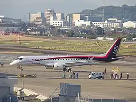 Le prototype du MRJ sur l'aéroport de Nagoya le 29 octobre 2015. Il est démoli début mars 2023.