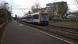 Rame Z 20900 sur la voie 1.