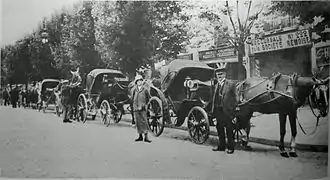 Halte de taxis début XXe&nbsp;siècle.
