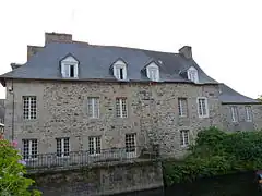 Maison à balcon, près du Trieux.