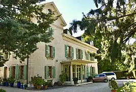 Maison de maître du Petit-Morillon, Route de Pregny 3, 46°&nbsp;13′&nbsp;46″&nbsp;N, 6°&nbsp;08′&nbsp;19″&nbsp;E