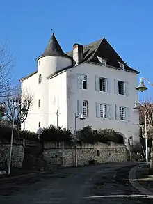 Le manoir de Bela.