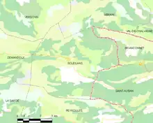 Carte élémentaire montrant les limites de la commune, les communes voisines, les zones de végétation et les routes