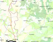 Carte élémentaire montrant les limites de la commune, les communes voisines, les zones de végétation et les routes