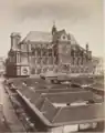 Le marché des Prouvaires en 1852 avec la rue du Four à gauche.