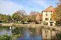 Mare aux canards devant la mairie.