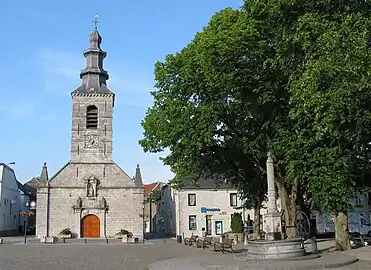 L'église royale Sainte-Marie-Madeleine, place Marie de Hongrie.