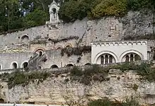 Grottes attribuées aux premiers ermites (réaménagement XIXe&nbsp;siècle).