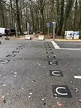 Marquage pour chevaux en prolongation de l'allée du Turf