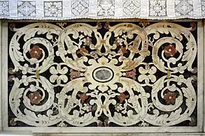 Marqueterie de marbre (panneau central du devant d'autel).