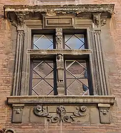 Fenêtre de l'hôtel de Massas.