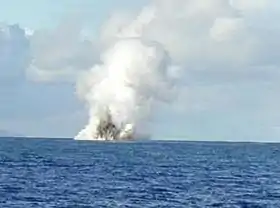 Le Kavachi en éruption le 14 mai 2000.