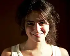 May Calamawy dans le rôle de Layla El Faouly / Scarlet Scarab