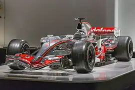 La McLaren MP4-22 de 2007 avec le no 1 de champion du monde en titre.