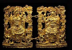 Paire d'agrafes à décor de guerriers