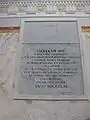 Plaque rappelant l'histoire de l'église