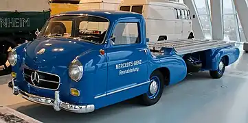 Un Renntransporter.