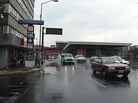 Extérieur de la station.