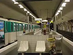 La station de la ligne 6.