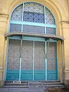 Grand porche de la gare.