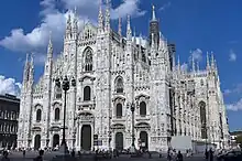 La cathédrale de Milan qui illustre le revers.