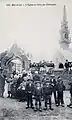 L'Église et l'Arc-de-Triomphe vers 1920 (carte postale Villard).