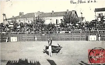 Écarteur sur la place Saint-Roch.
