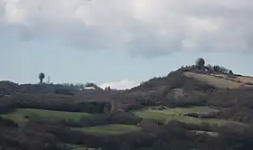 Vue du mont Verdun (à gauche en arrière-plan) et du mont Thou (à droite au premier plan) depuis le mont Cindre.
