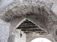 Porte d’enceinte du XIIe&nbsp;siècle (porte sud), décembre 2010.