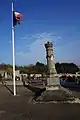 Le monument aux morts du cimetière.