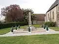 Le monument aux morts.