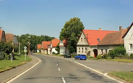Route no&nbsp;358 à Morašice.