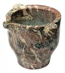 Mortier en marbre de Saint-Remy, produit au XVIIIe siècle et conservé au Famenne & Art Museum.