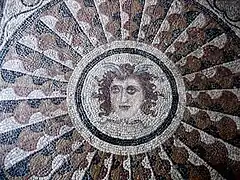 Mosaïque représentant la Méduse, Palais des grands maîtres de Rhodes, IIe siècle av. J.-C.