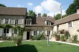 Après restauration : moulin, habitation du meunier et pressoir