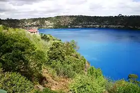 Vue du Blue Lake, un des maars du mont Gambier.