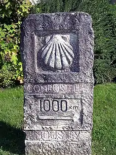 Borne des 1&nbsp;000 km de Saint-Jacques-de-Compostelle.