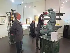 Le collectionneur maître des lieux Jean Amiot